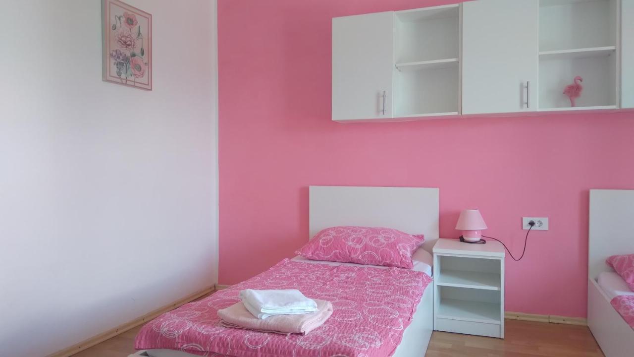 Apartmani "Lorenzo" Novalja Exterior foto