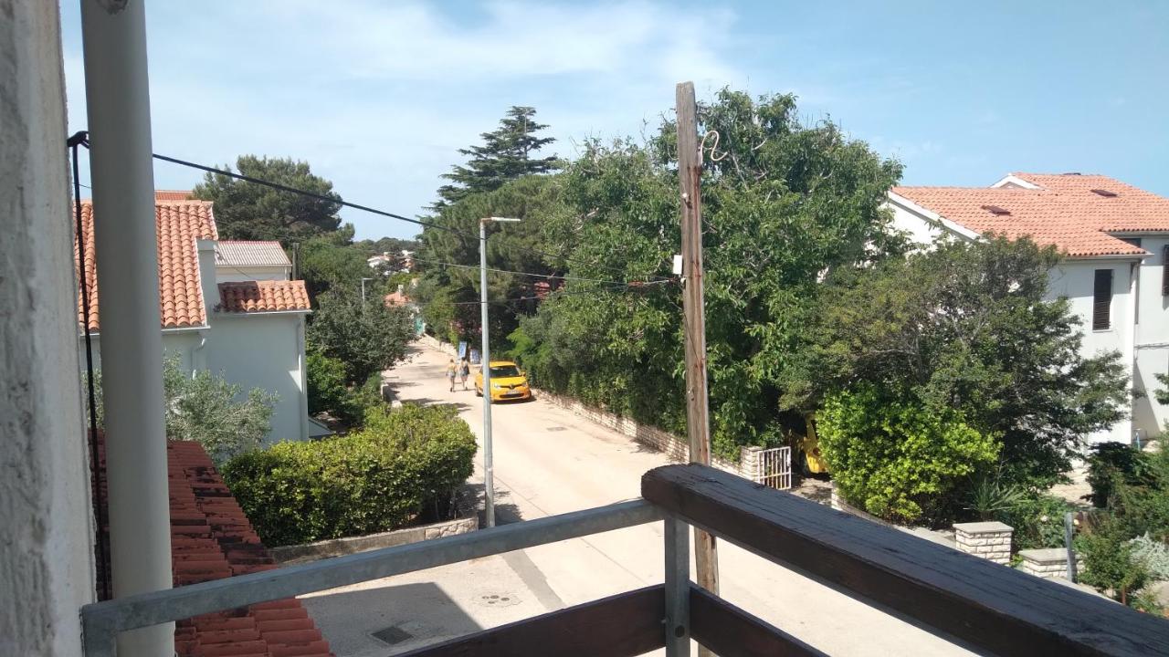 Apartmani "Lorenzo" Novalja Exterior foto