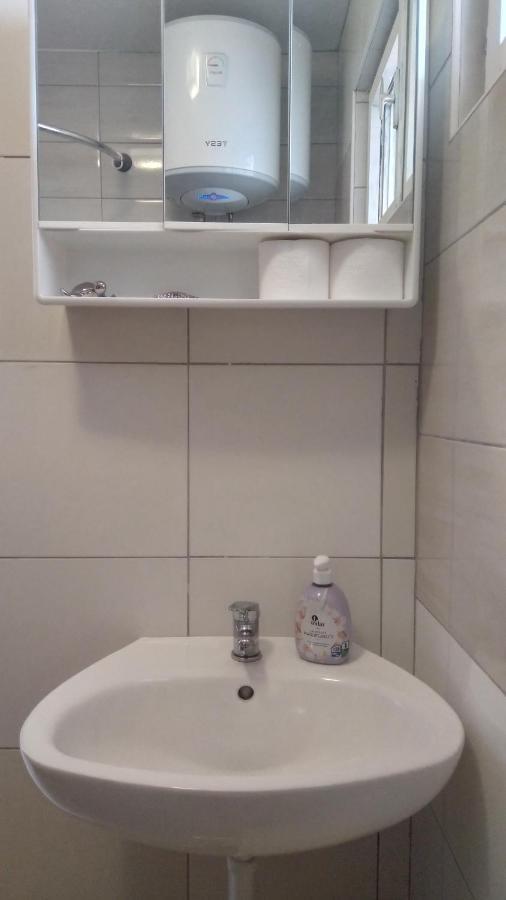 Apartmani "Lorenzo" Novalja Exterior foto