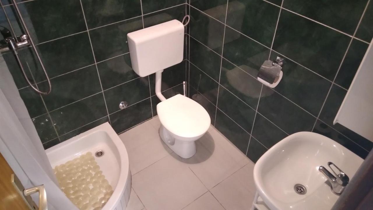 Apartmani "Lorenzo" Novalja Exterior foto